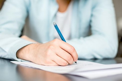 Découvrez comment bien répondre à une offre d’emploi https://www.regional-interim.fr/sites/regional-interim.fr/files/styles/scale-col-5/public/actualite/visuels/repondre-offre-emploi.jpg?itok=ZAqcRBeE